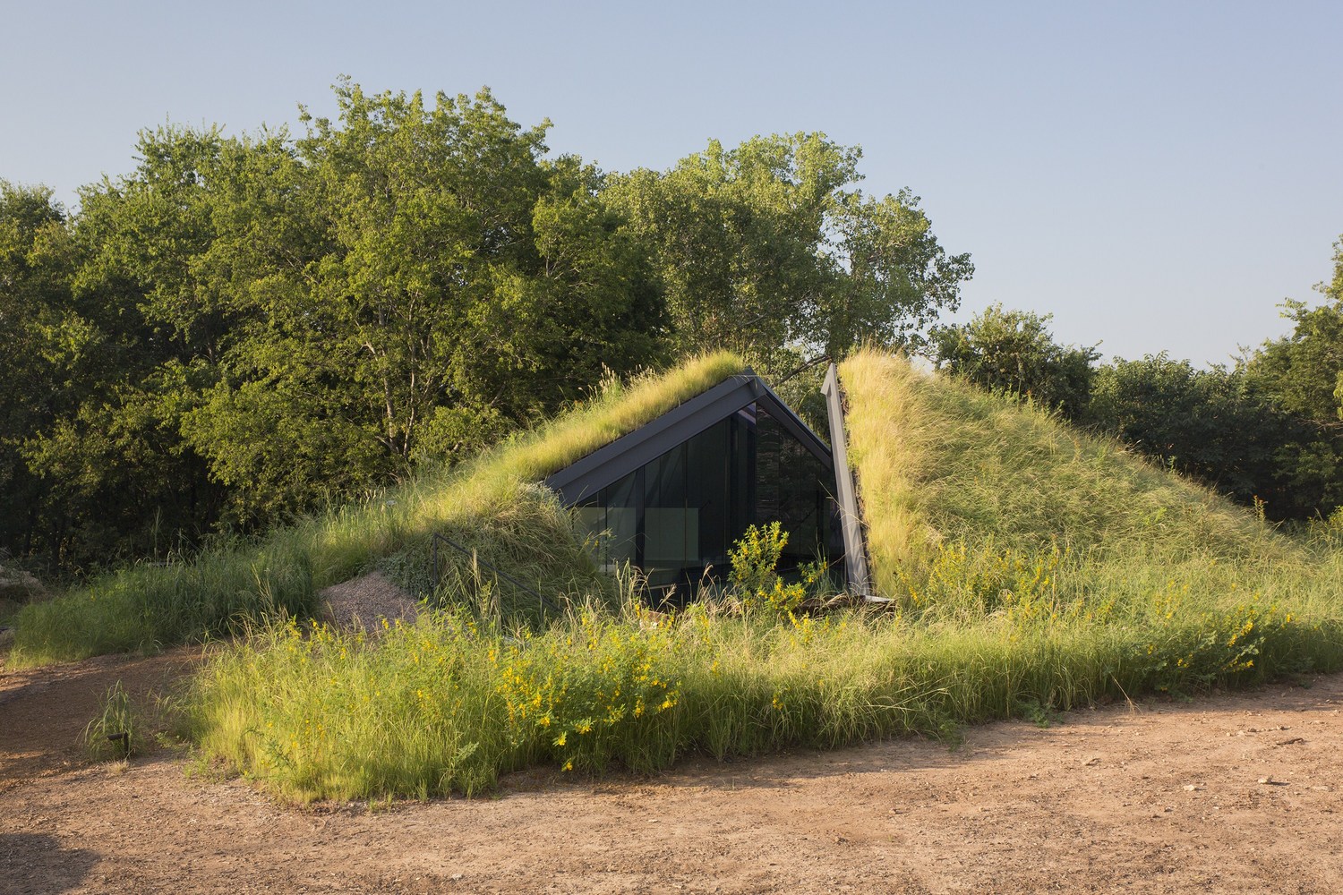 Amazing Green Roof on Edgeland House Architecture Design by Bercy Chen Studio