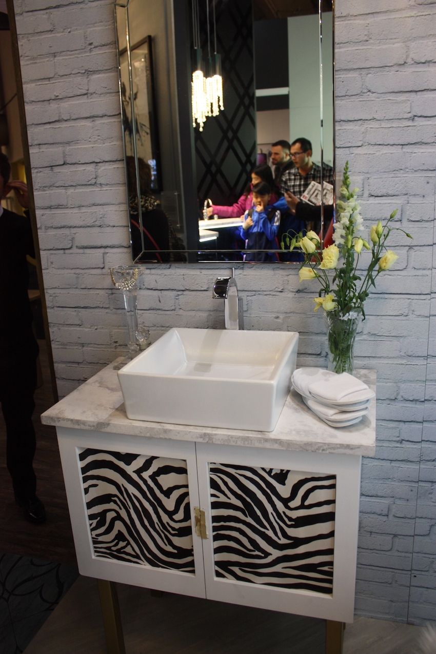 Using Nonfunctional Decor Items