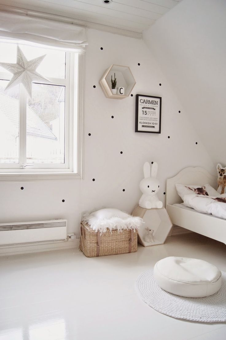 Another kids room with polka dots