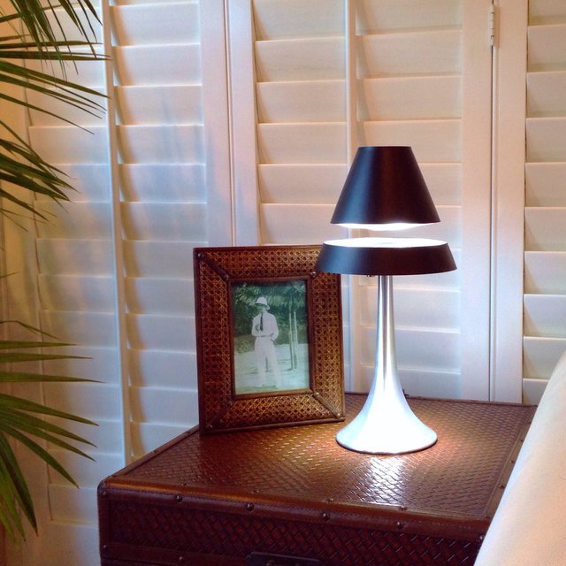 Anti Gravity Floating Lamp