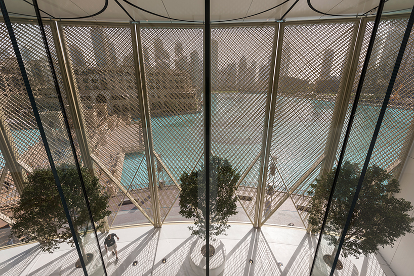 Apple dubai mall by foster and partners two floors