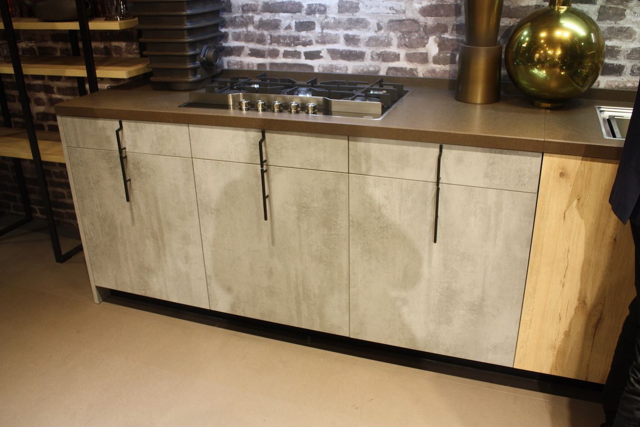 Vertical placement like as in this Aran kitchen is good for modern and industrial styles.