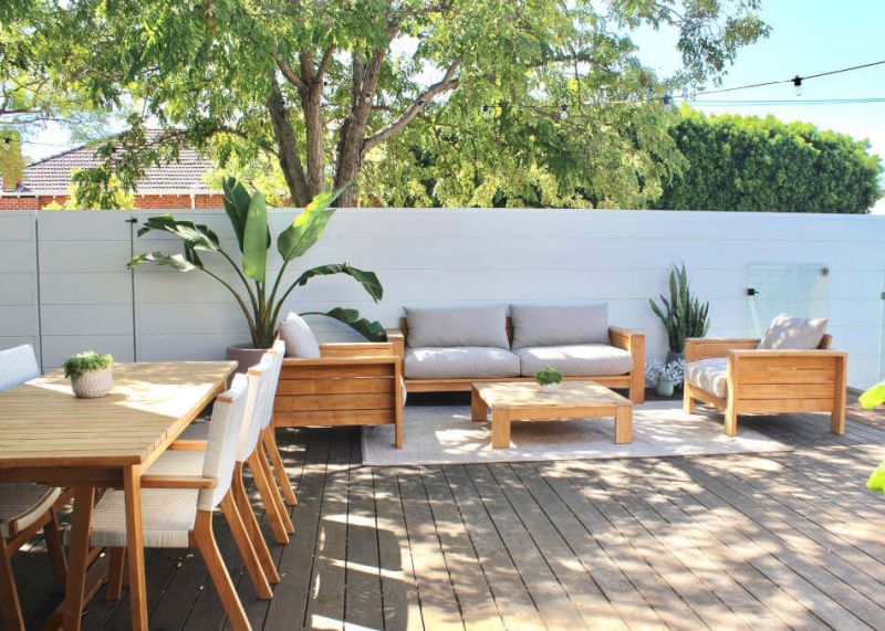 Treat a deck like an outdoor living room