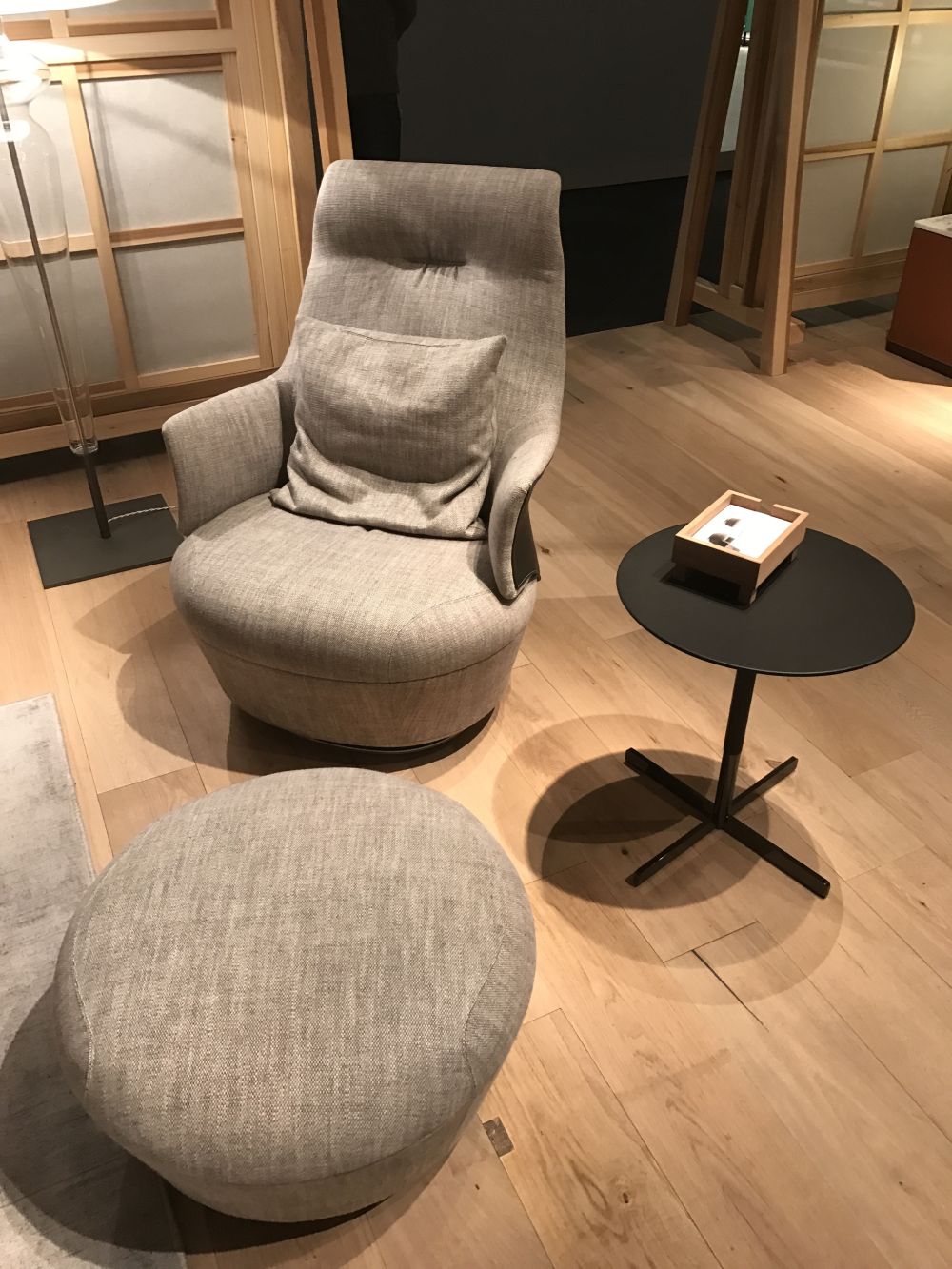 Assaya armchair and pouf from Pelle Frau