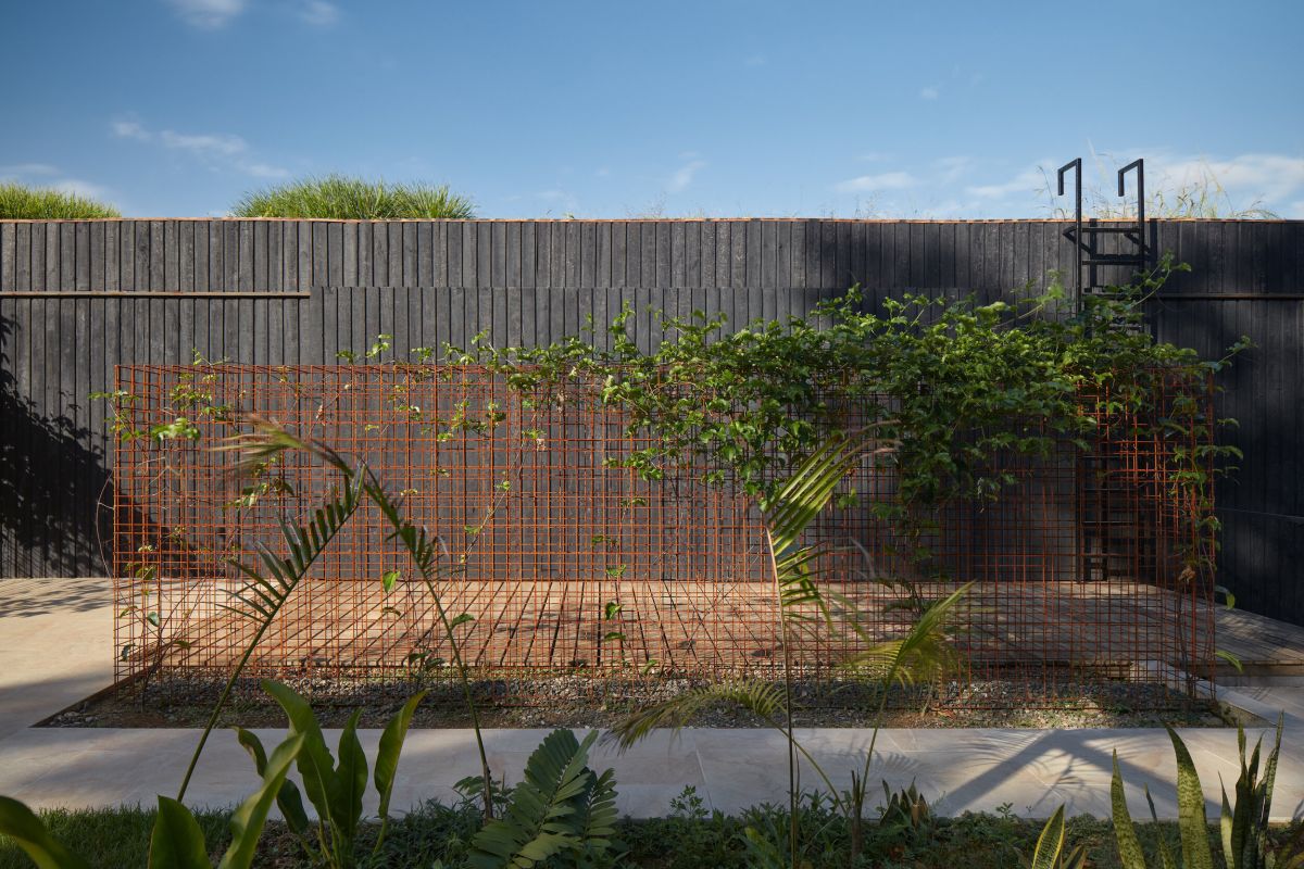 Atelier Costa Rica house with Green Roof by Formafatal gabiol