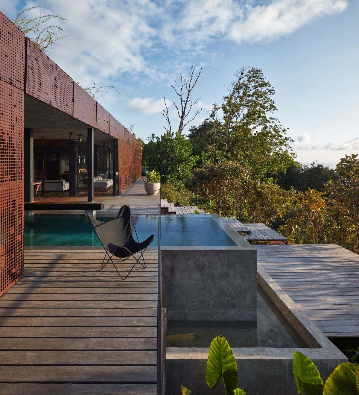 Atelier Costa Rica house with Green Roof by Formafatal swimming pool 1
