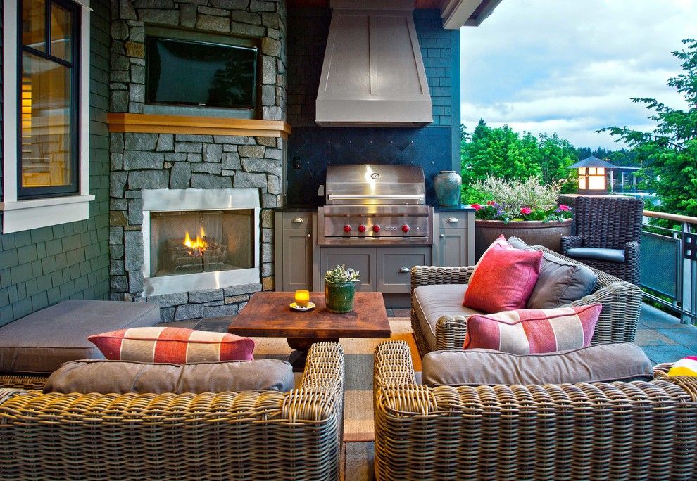 Small multi-functional porch