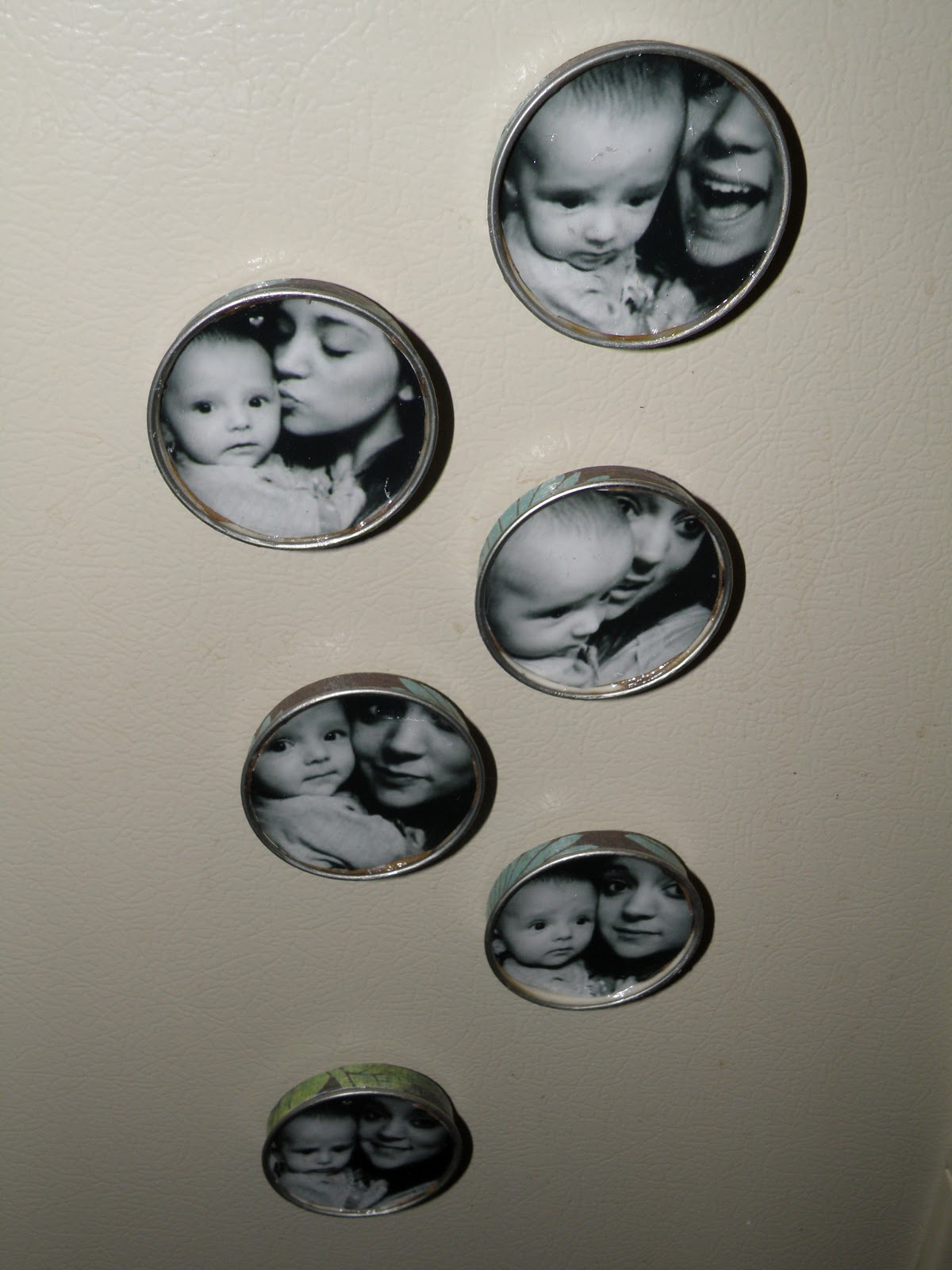 Baby jars magnetic picture display