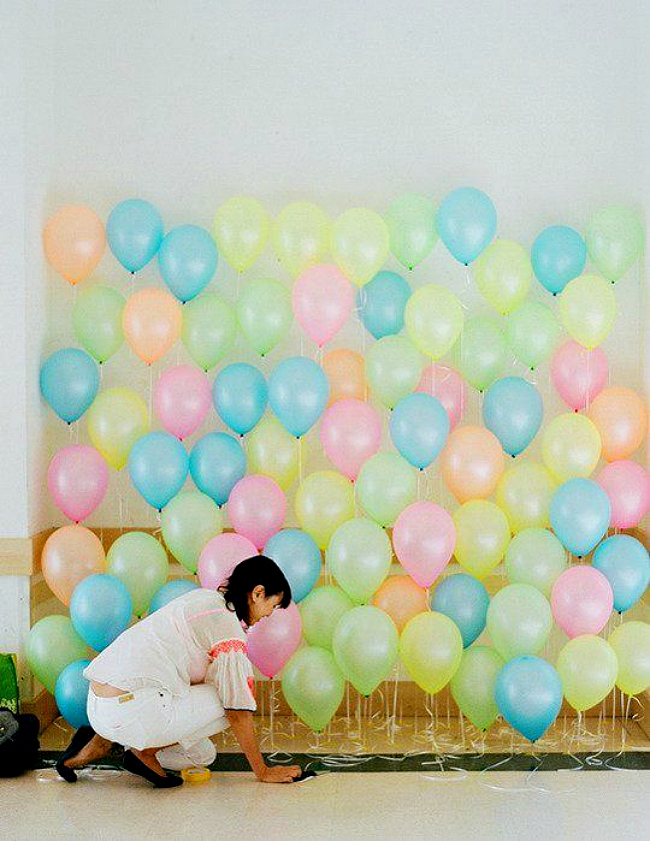 Balloon photo booth