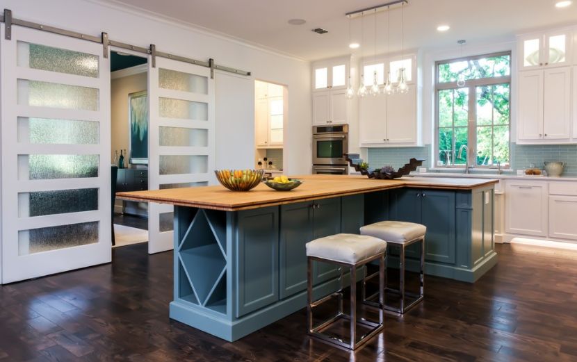 Barn doors with rain glass