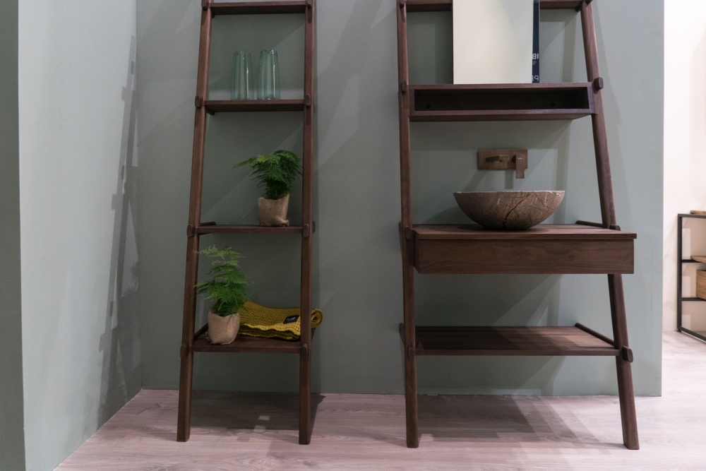 Bathroom open shelving