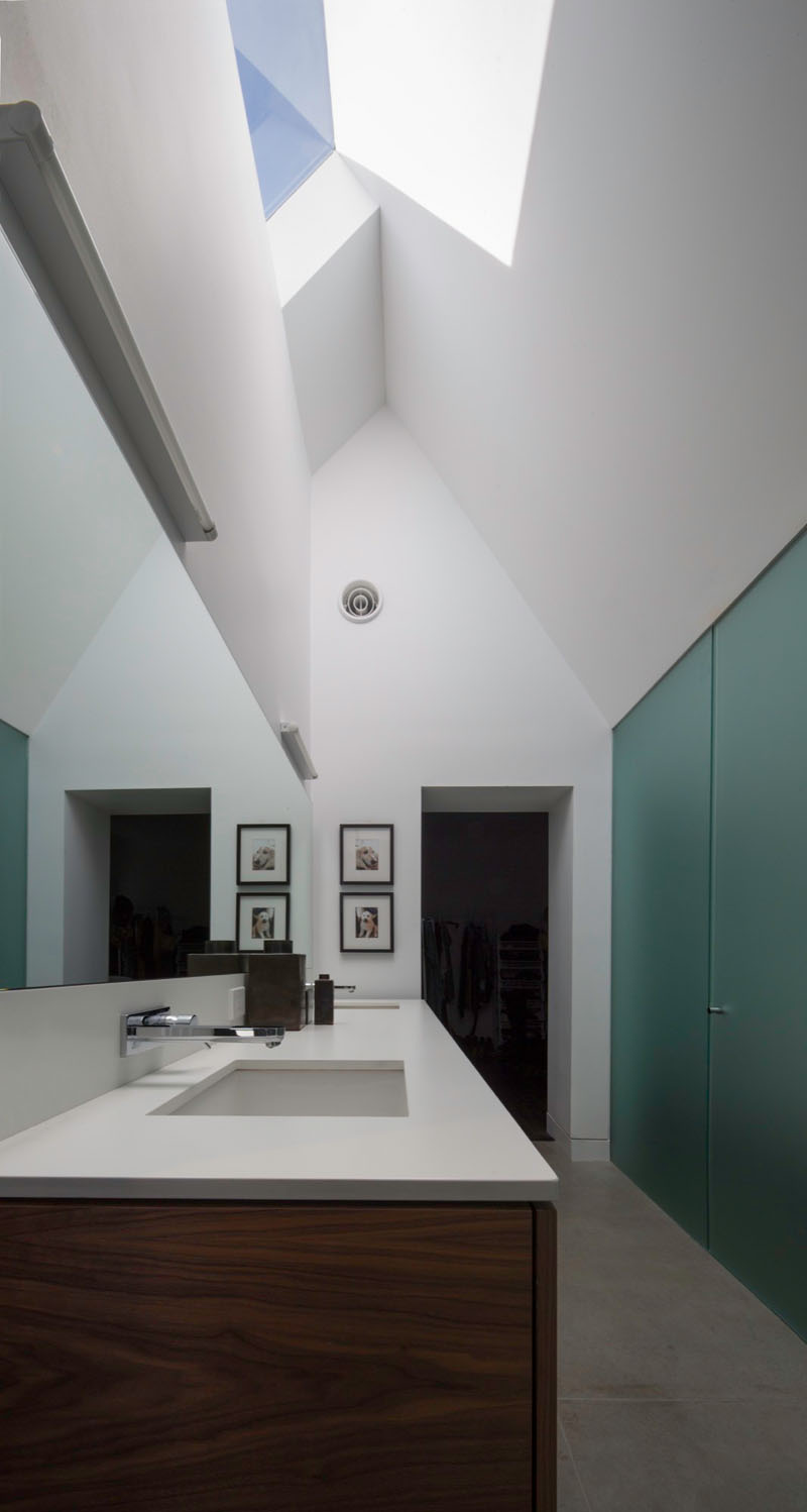 Bathroom with natural skyligh ceiling