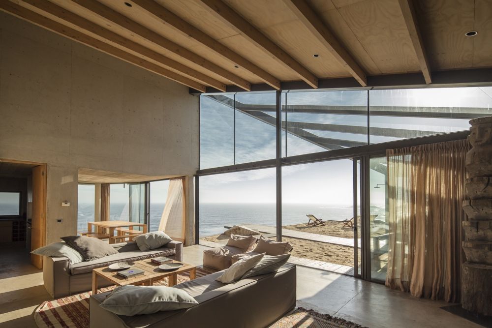 Beach House by Martin Schmidt Radic Arquitectos Asociados living room