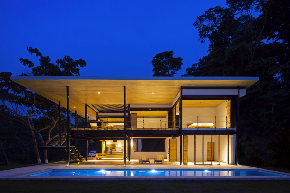 Beautiful house in Costa Rica Ocean Eye by night by Benjamin Garcia Saxe