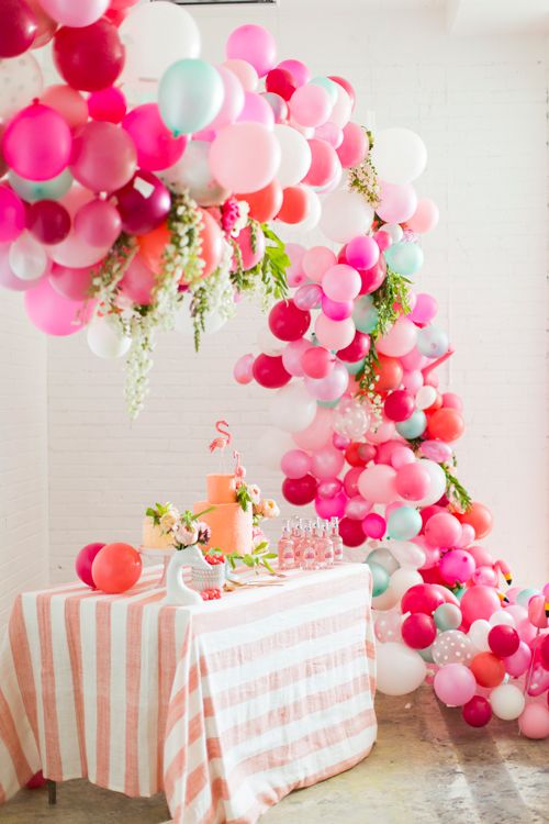 An amazing balloon arch with flowers