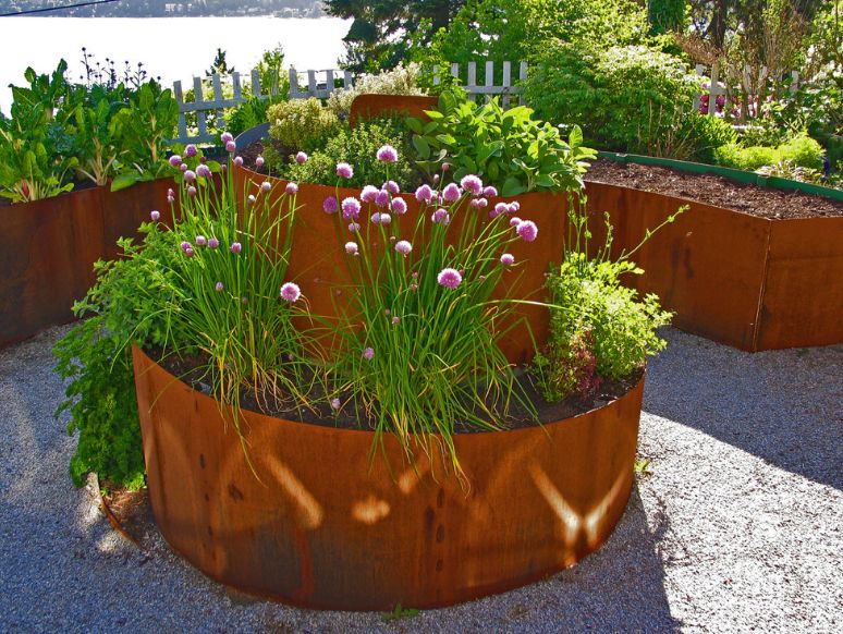 Beautiful spiral corten planter