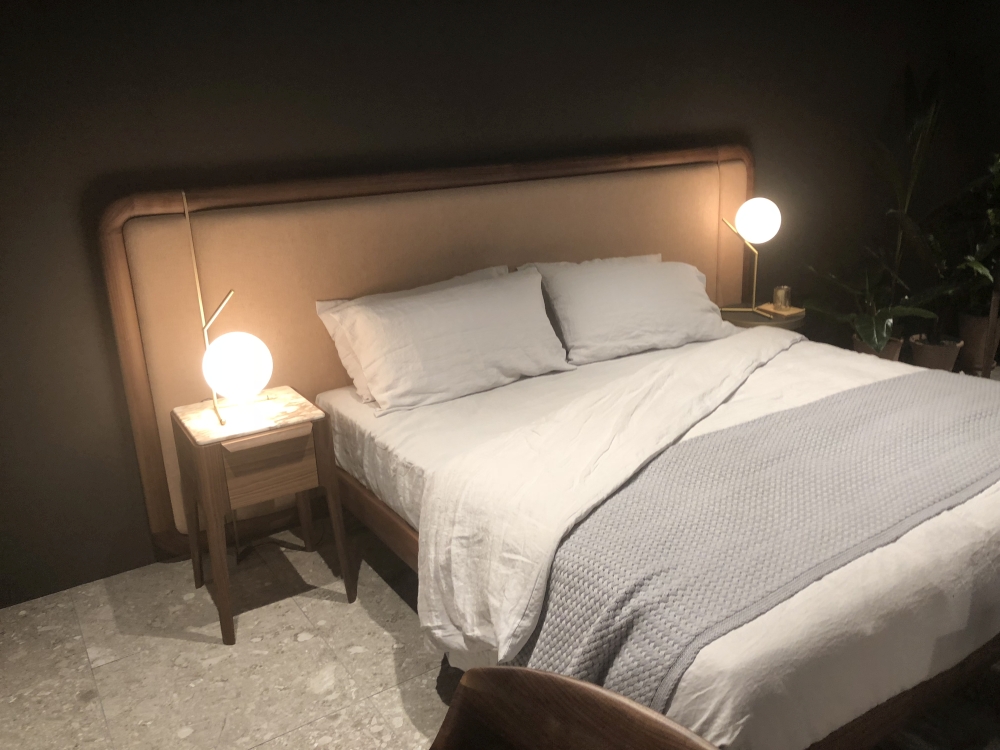 Bedroom color decor