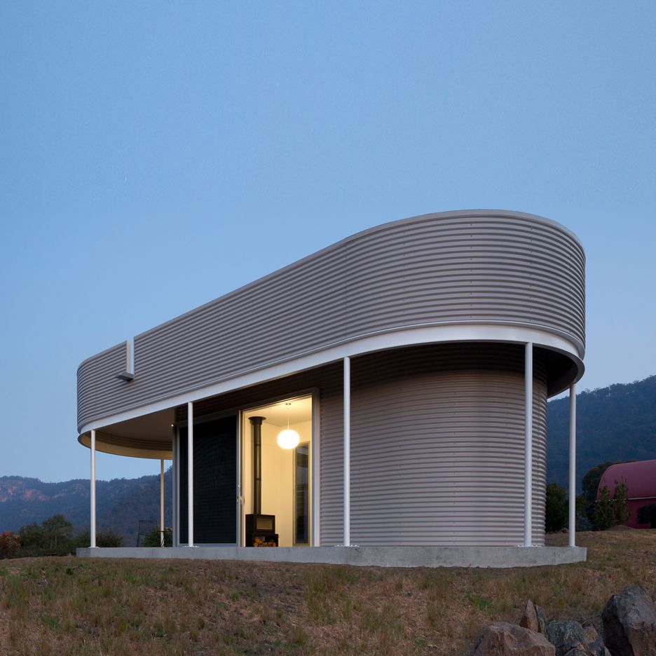 Benn Penna completes corrugated metal cabin in the Australian bush