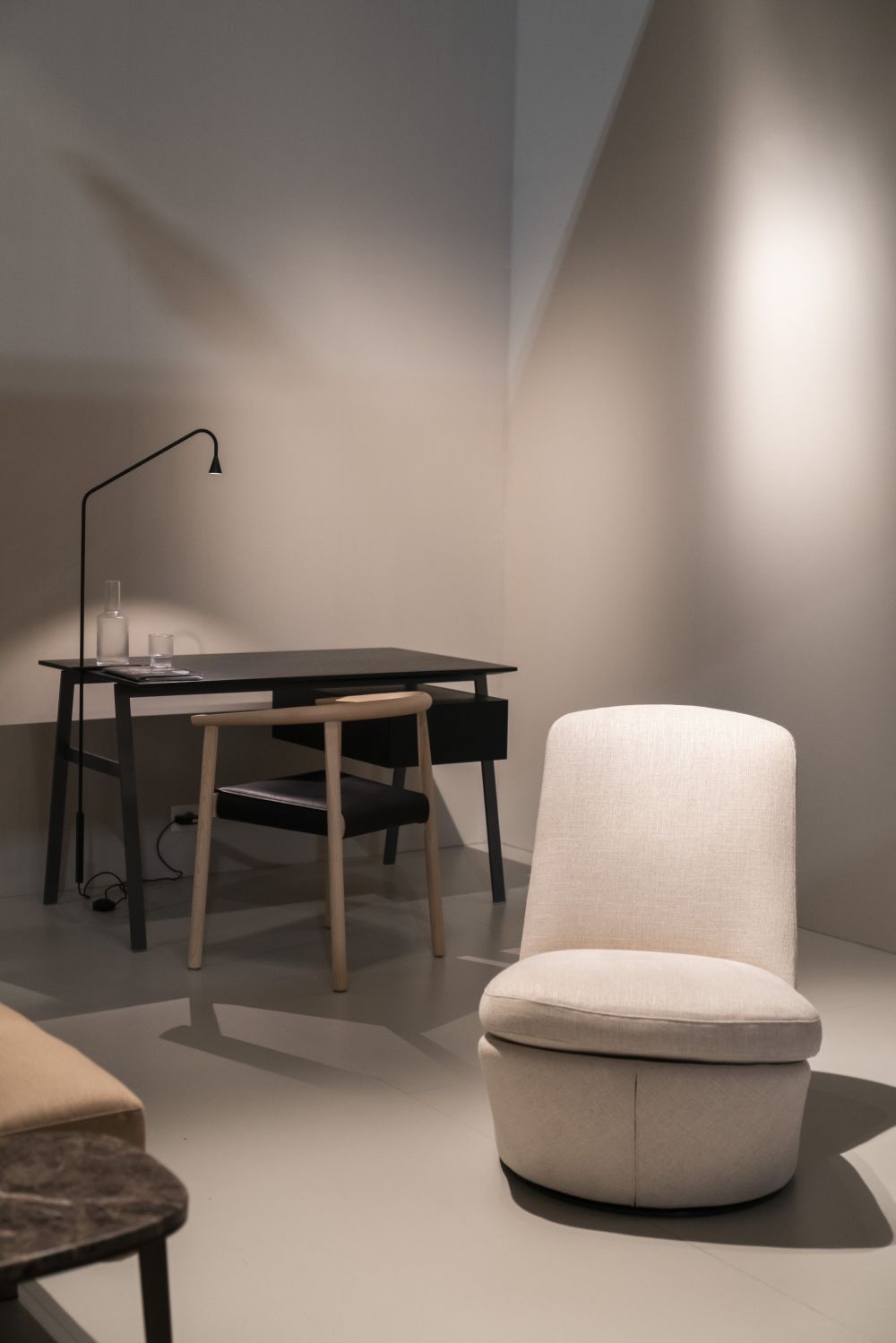 Bensen armless chair design