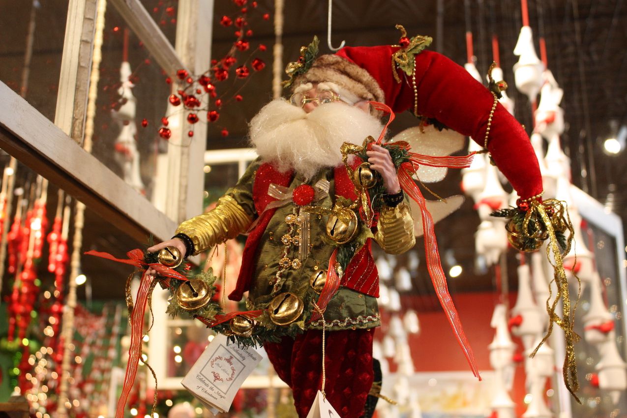 Add Charm to Holiday Decorating with Santa Claus