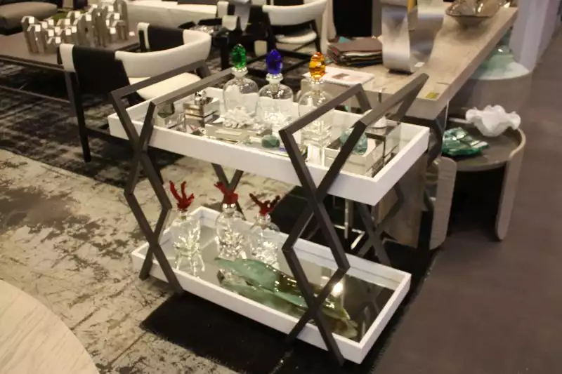 black-and-white-bar-cart-design-mirrored-tray