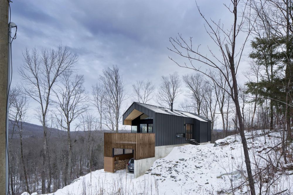 Black cladding Bolton Residence Exterior