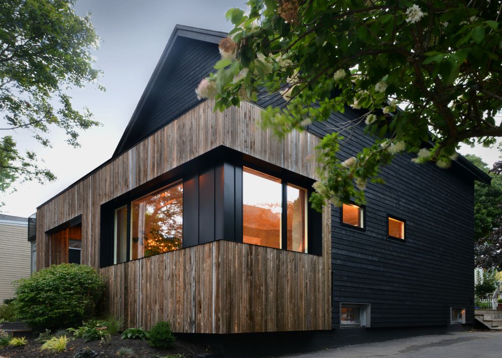 Black exterior Elm House Canada Facade