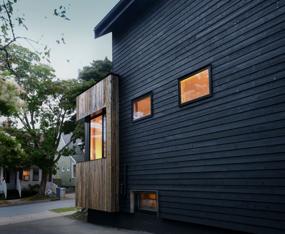 Black exterior Elm House - Canada - Small Windows