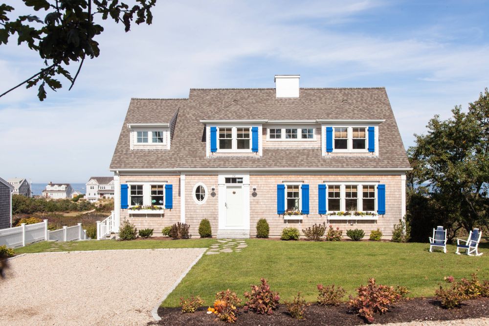 Blue accent window shutters 1