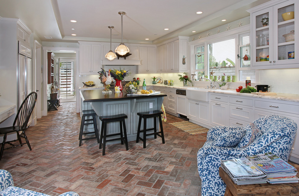 Brick floor tiles in chevron for kitchen floor