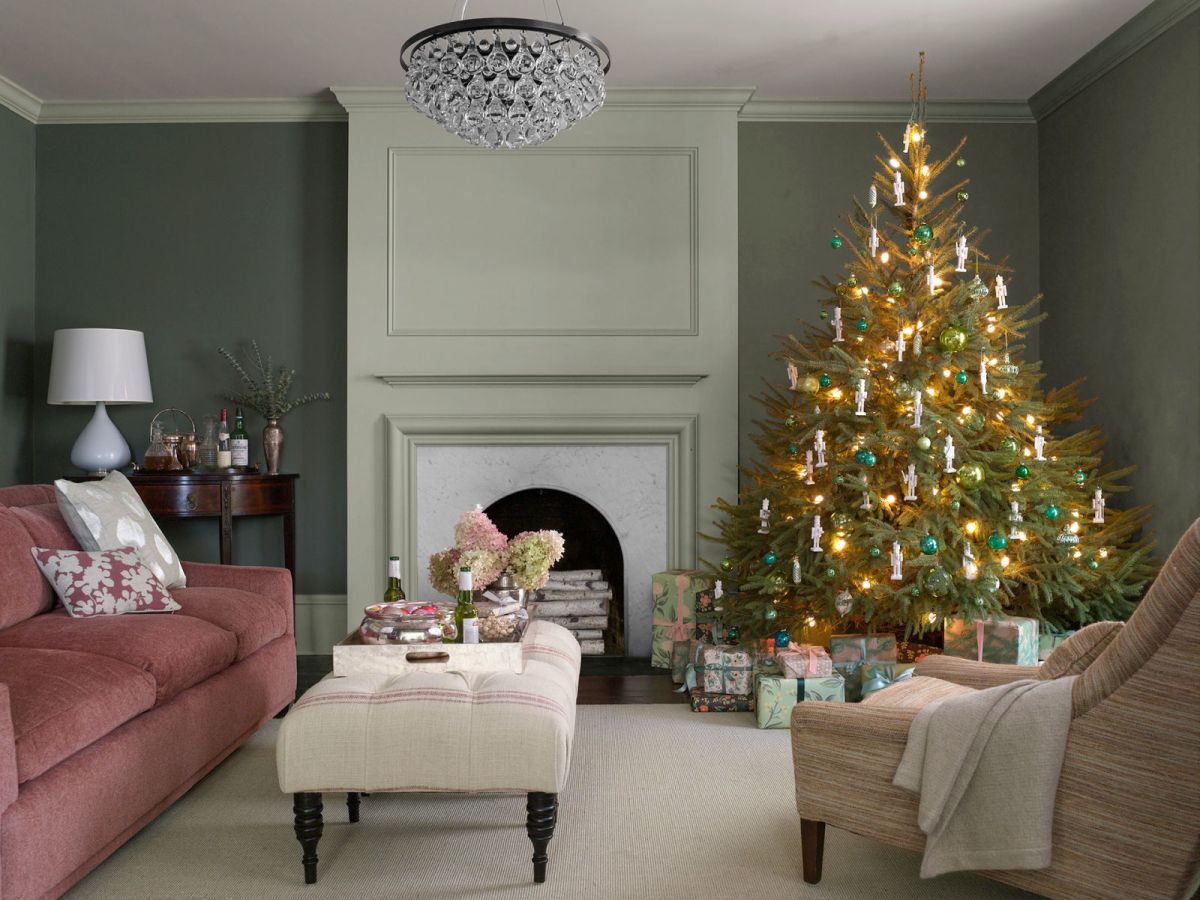 Briliant Living Room Christmas Decor