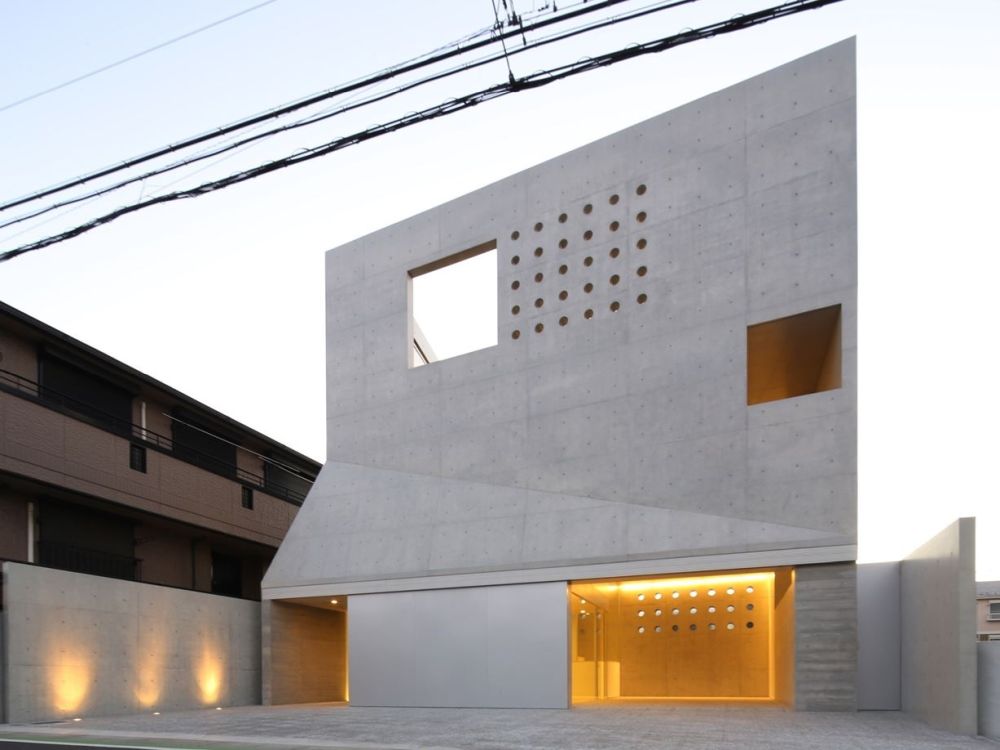 Brutal house in tsudanuma by fuse-atelier Lights