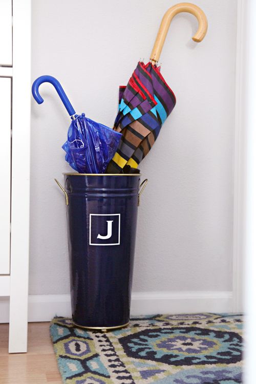 Bucket stand