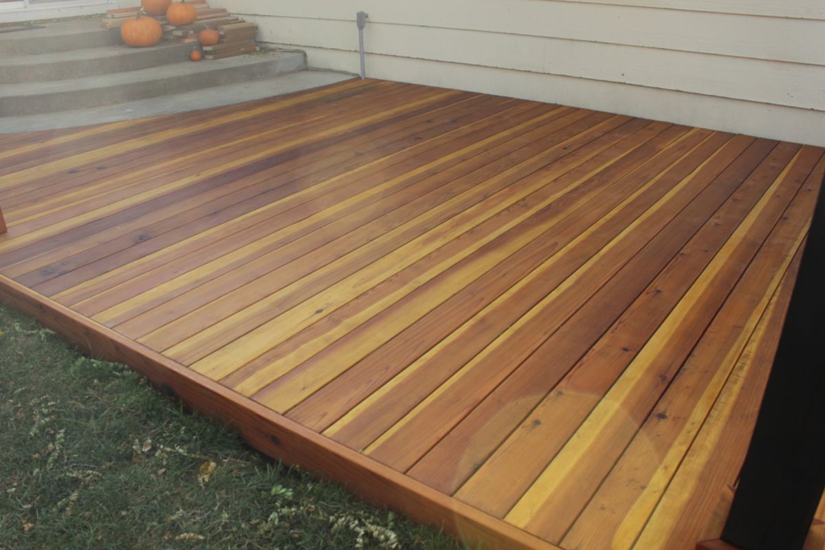 Building a modern wood deck for pergola