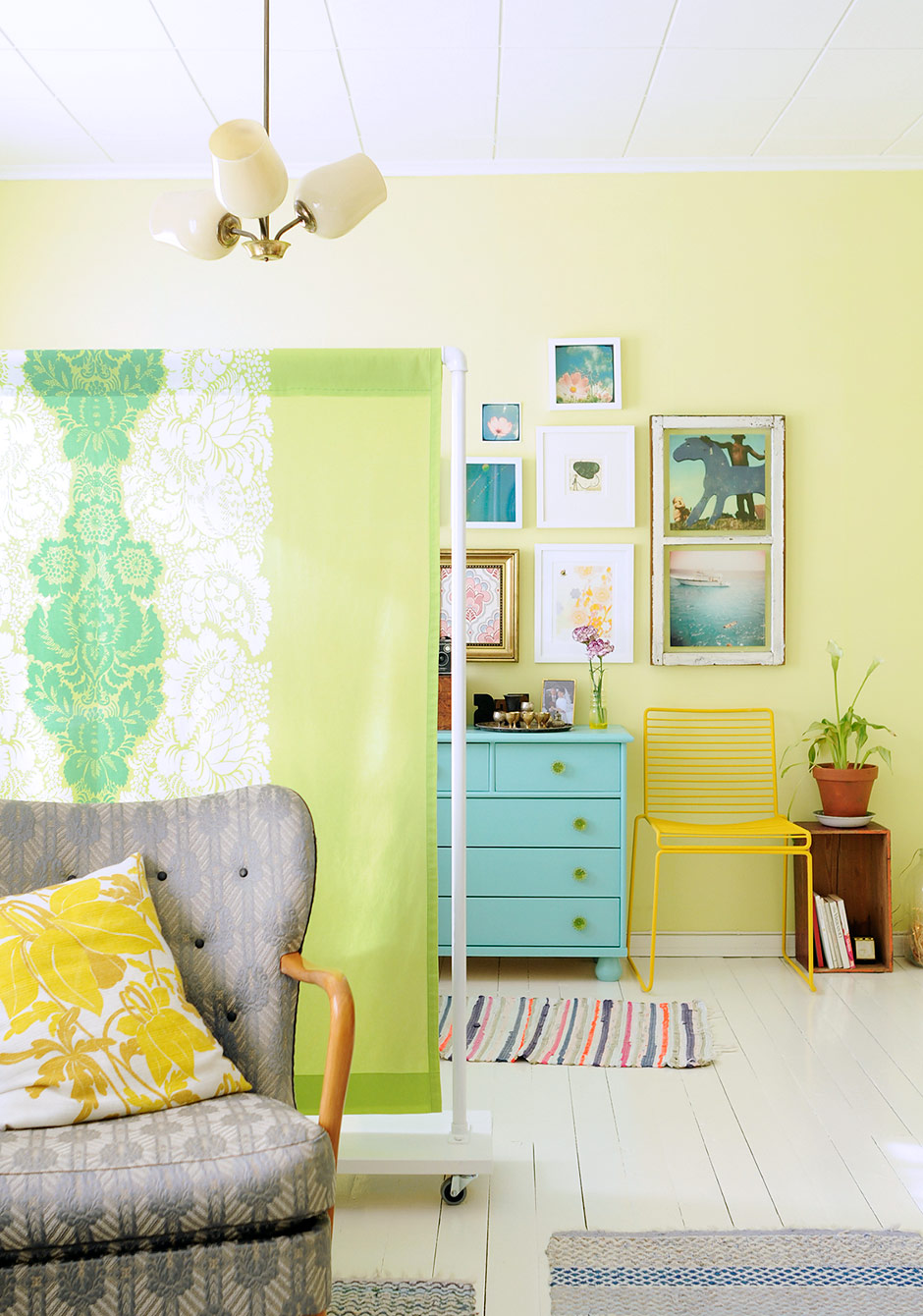 Building a screen room divider