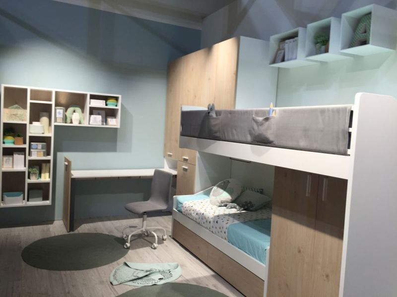 Bunk beds for teenage room