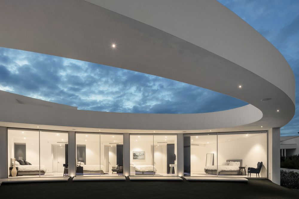 Casa Eliptica by Mario Martins Atelier room view
