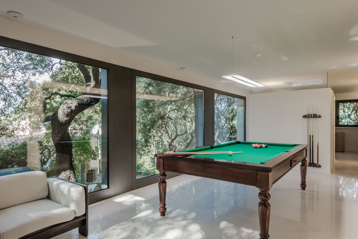 Casa nel Bosco pool table in game room