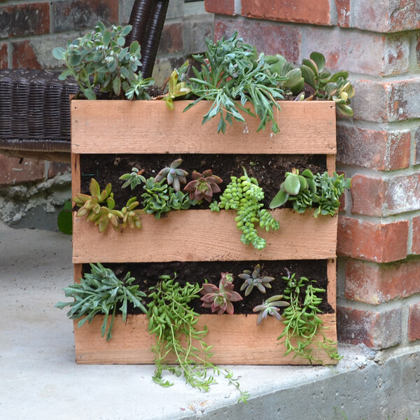 25 Simple Ways To Build A Pallet Planter