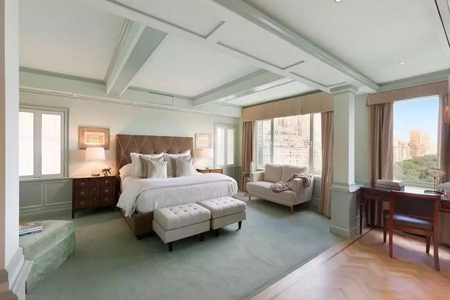 Central Park Luxury Apartment - bedroom with view