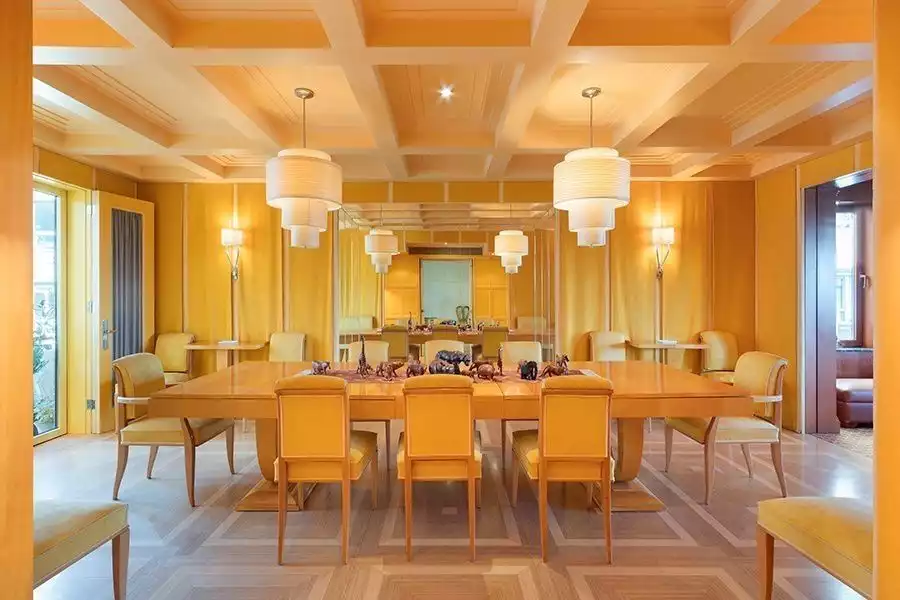 Central Park Luxury Apartment - dining area