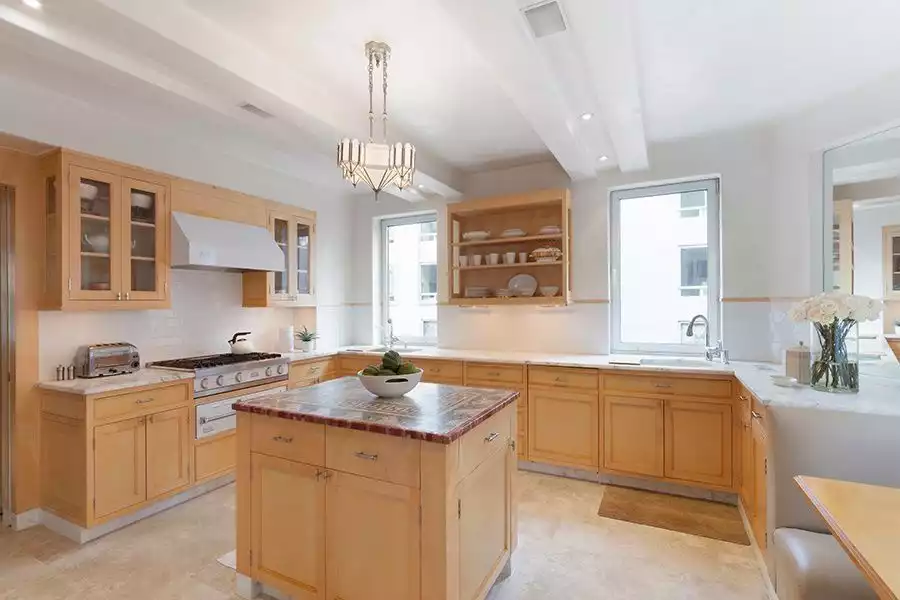 Central Park Luxury Apartment - large kitchen island