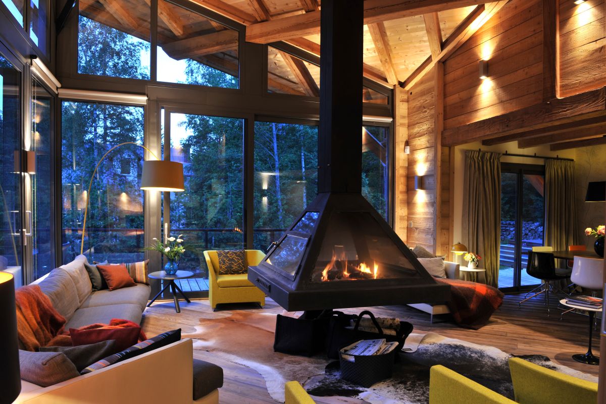 Chalet Cragganmore - Chamonix, France Fireplace suspended
