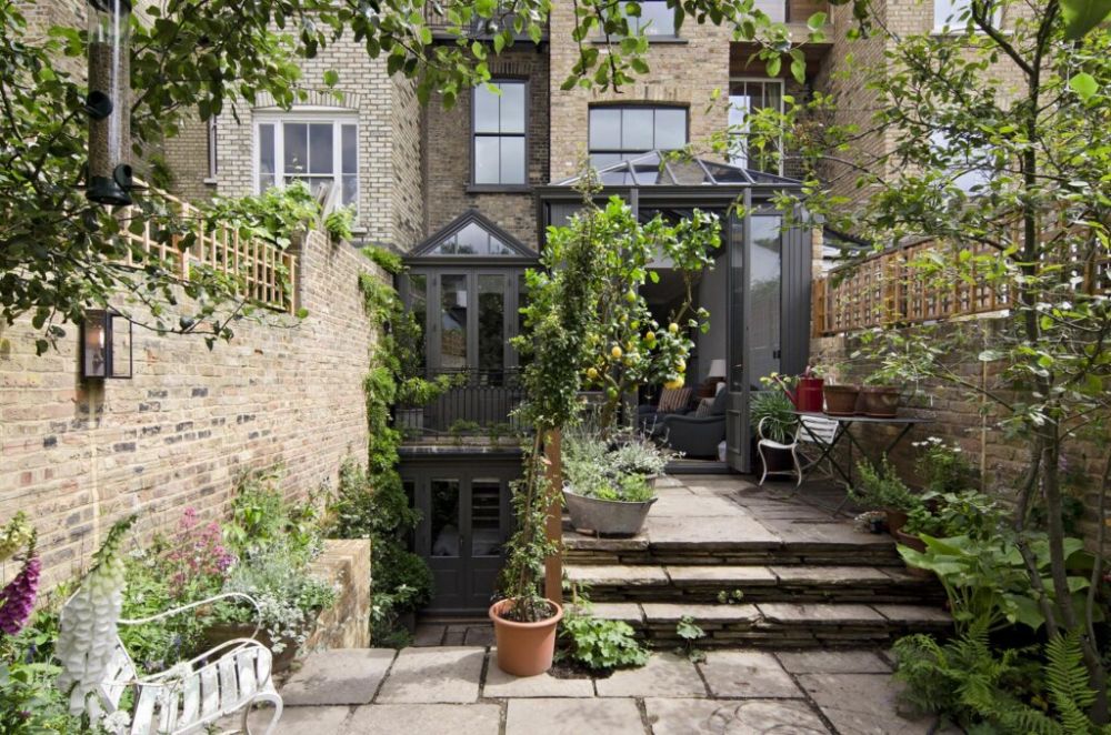 Chelsea Townhouse by AND backyard