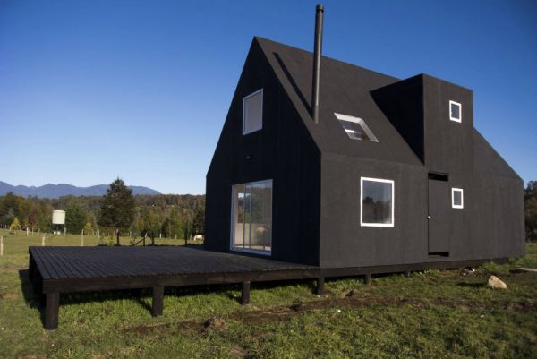 Chile small black house