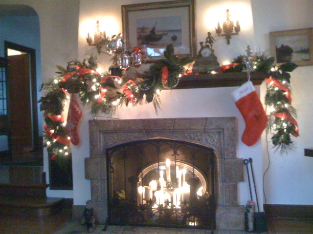 Christmas Fireplace Mantel Decoration Ideas15