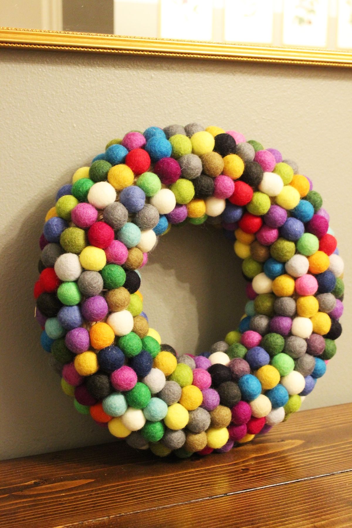 Christmas season is half as endearing as this DIY felt ball wreath