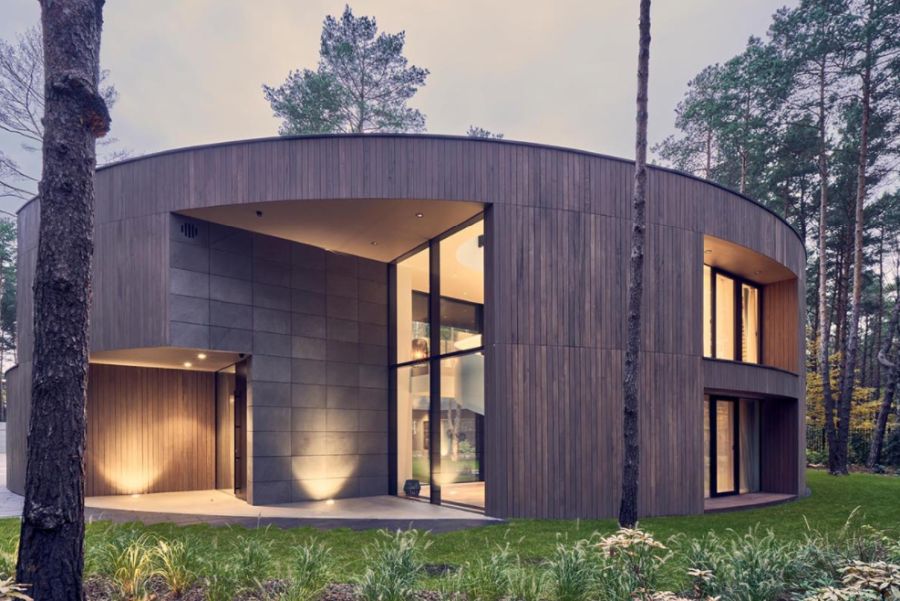 Circular Shaped Home by Przemek Olczyk from Mobius Architekci