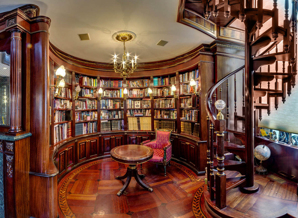 Classic Home Library Design Round Stair