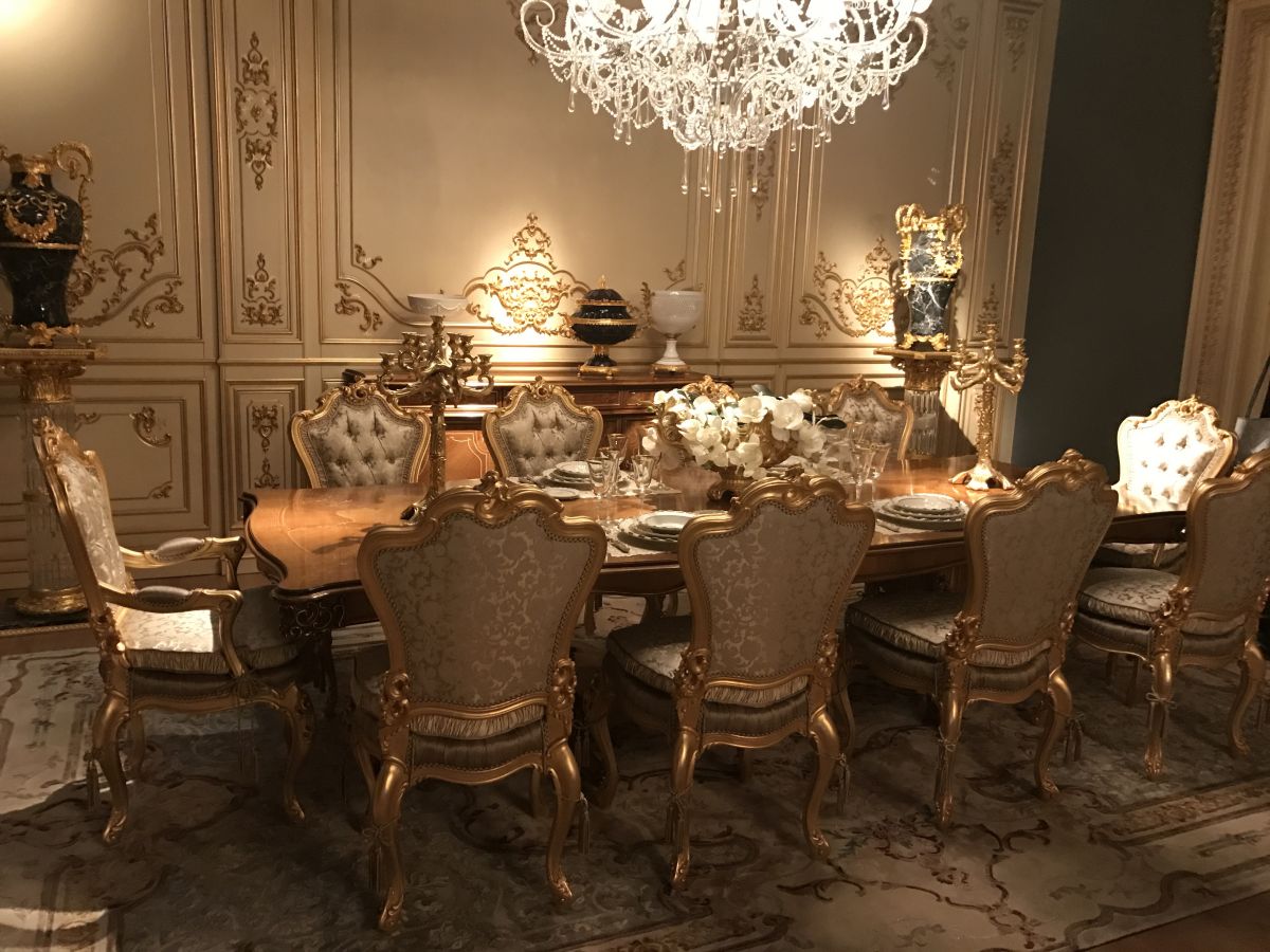 Classico luxury dining room area